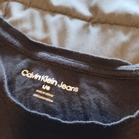 Women's large Calvin Klein t-shirt - Picture 3 of 3